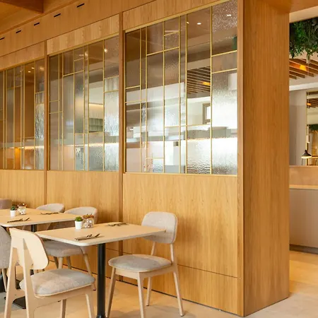 Mercure Centre Unterlinden Готель Кольмар